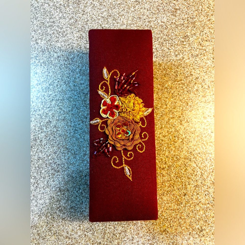 Vintage red jewelry box, embroidered with beads lid, in excellent condition